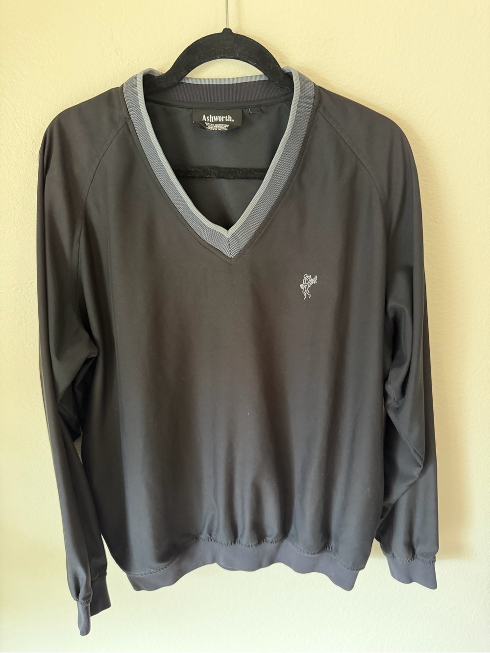 Ashworth Black V-Neck Lightweight Pullover